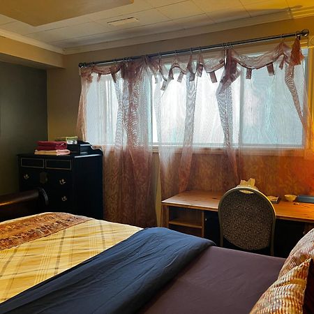 Beautiful Room Close Airport! Калгари Экстерьер фото